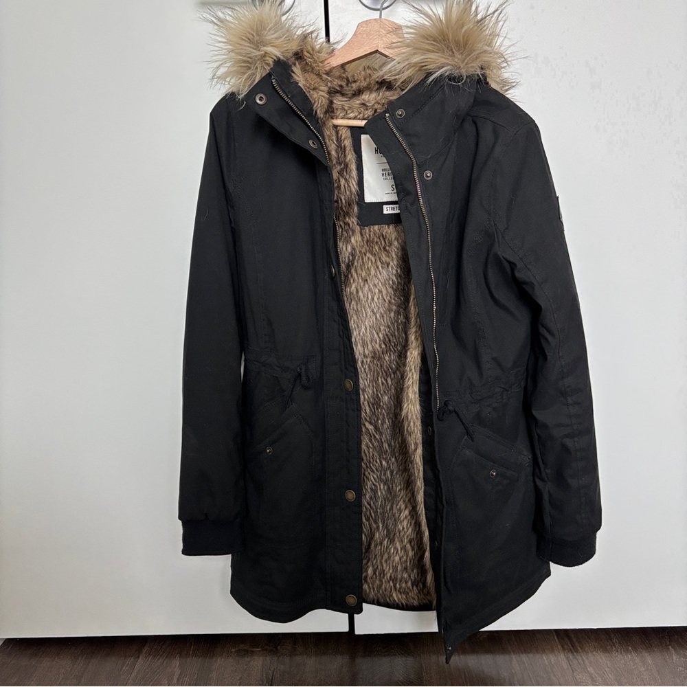 Hollister Heritage Black Jacket with Faux Fur